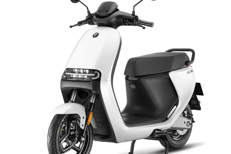 Dibanderol 35 Jutaan, Apakah Spesifikasi Motor Listrik Segway eScooter E200P ini Sepadan Dengan Harganya?