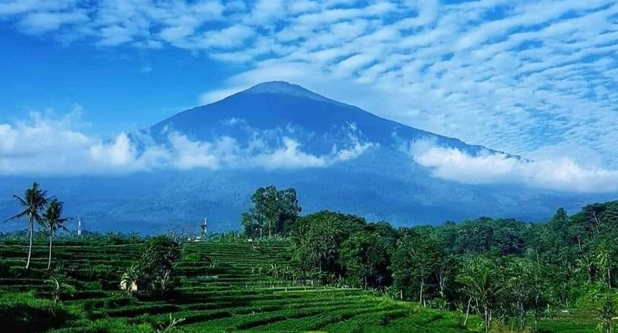 Masyaallah! Gunung Tertinggi di Jawa Barat Ini Ternyata Punya Banyak Manfaat!