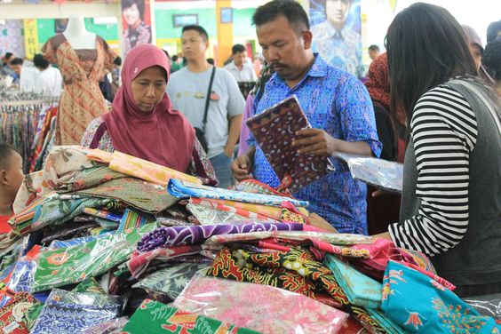 Dengan Adanya CISUMDAWU Penjualan Batik Trusmi Cirebon Meningkat Naik