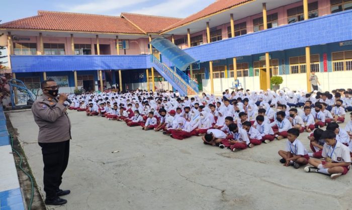 MPLS di SMP PGRI Parakanmuncang, Selasa (19/7).