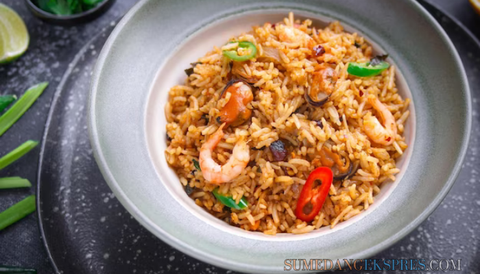 Resep Nasi Goreng Kaki Lima Dengan Ekstra Toping Seafood, Dijamin Rasanya Sangat Enak Dan Membuat Ketagihan
