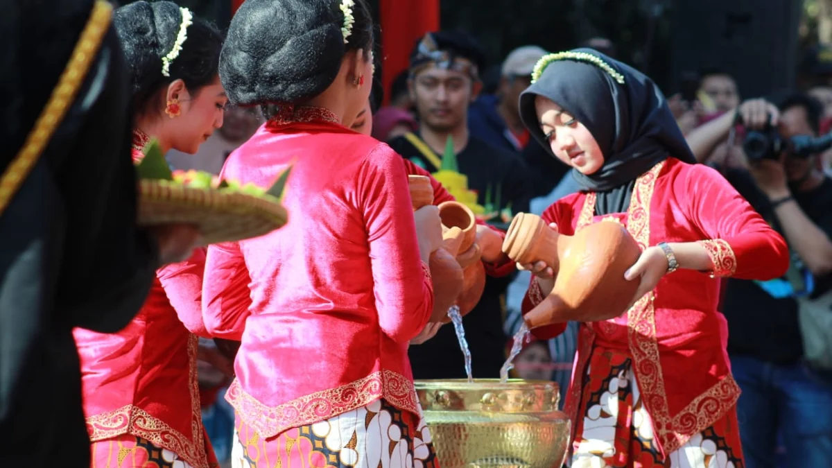 5 Upacara Adat yang Terkenal di Jawa Barat , Ada yang Untuk Menghilangkan Aura Negatif