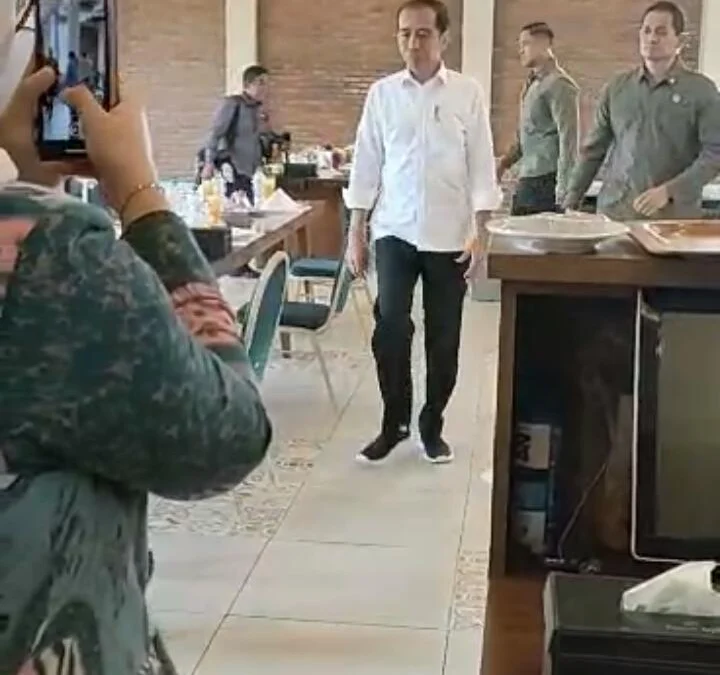 Presiden Jokowi Diperkiraan Akan Mampir ke Rumah Makan Sederhana Sumedang Saat Peresmian Tol Cisumdawu