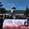 Perwakilan CDOB Demo Gedung Sate Tuntut Cabut Moratorium, Massa Kesal Tak Ditemui Gubernur