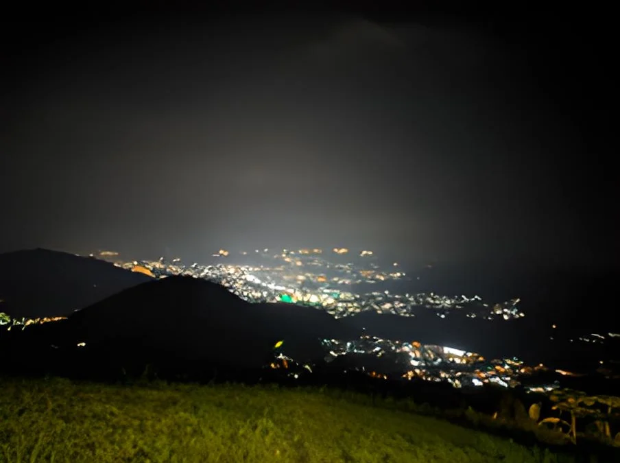 Menikmati Lampu Kelap Kelip Kota Sumedang dari Bukit di Toga Hill Sumedang Menghilangkan Penat Kehidupan