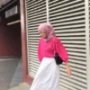 7 Warna Jilbab Tone Pink Yang Cocok Dengan Baju Warna Fuschia, Kombinasi Femenim dan Manis!