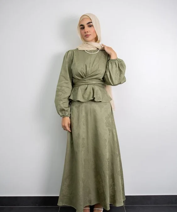 Tampil Stylish dengan Baju Warna Hijau Sage dan Jilbab: Kombinasi yang Pas!