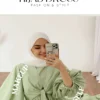 Kehangatan Warna Dress Sage Dipadukan Dengan Hijab Sangat Menenangkan