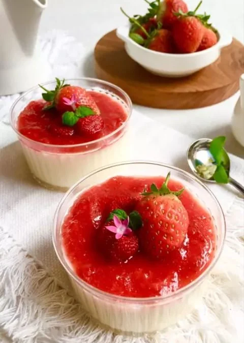 Resep Pudding Susu Saus Strawberry Makanan Merah Putih Edisi Kemerdekaan Indonesia