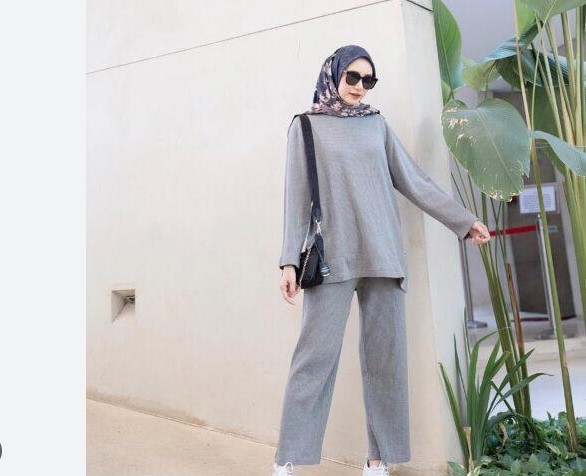 Inilah Hijab Yang Sangat Cocok Dengan Outfit Berwarna grey