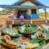 Piknik di Wisata Kampung Kawangi Sumedang Sensasi Makan Masakan Sunda Paling Autentik di Rumah Panggung Khas Zaman Dulu
