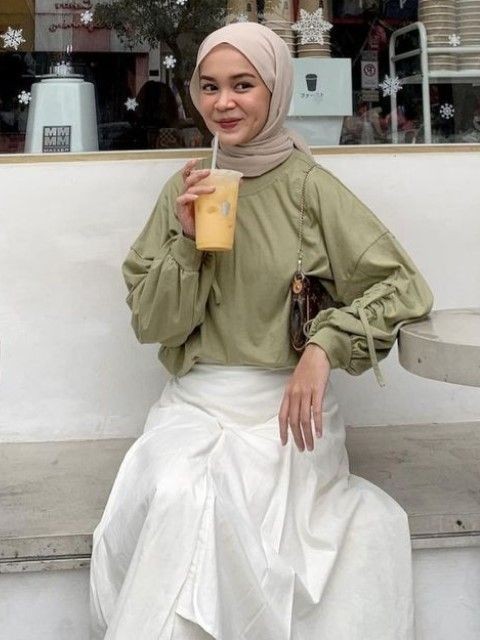 Jilbab Warna Cream Akan Terlihat Cocok Ketika Memakai Baju Warna Army
