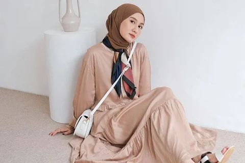Outfit Warna Coksu Cocok Dengan Warna Jilbab Apa Nich?
