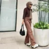Baju Coklat Tua Cocok dengan Jilbab Warna Apa Sih? Sini Merapat, Tengok Inspirasinya!