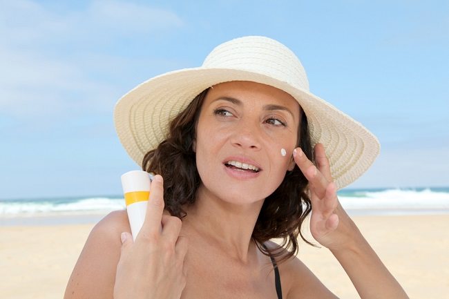 Inilah Tanda-tanda Efek Samping Sunscreen Yang Tidak Cocok