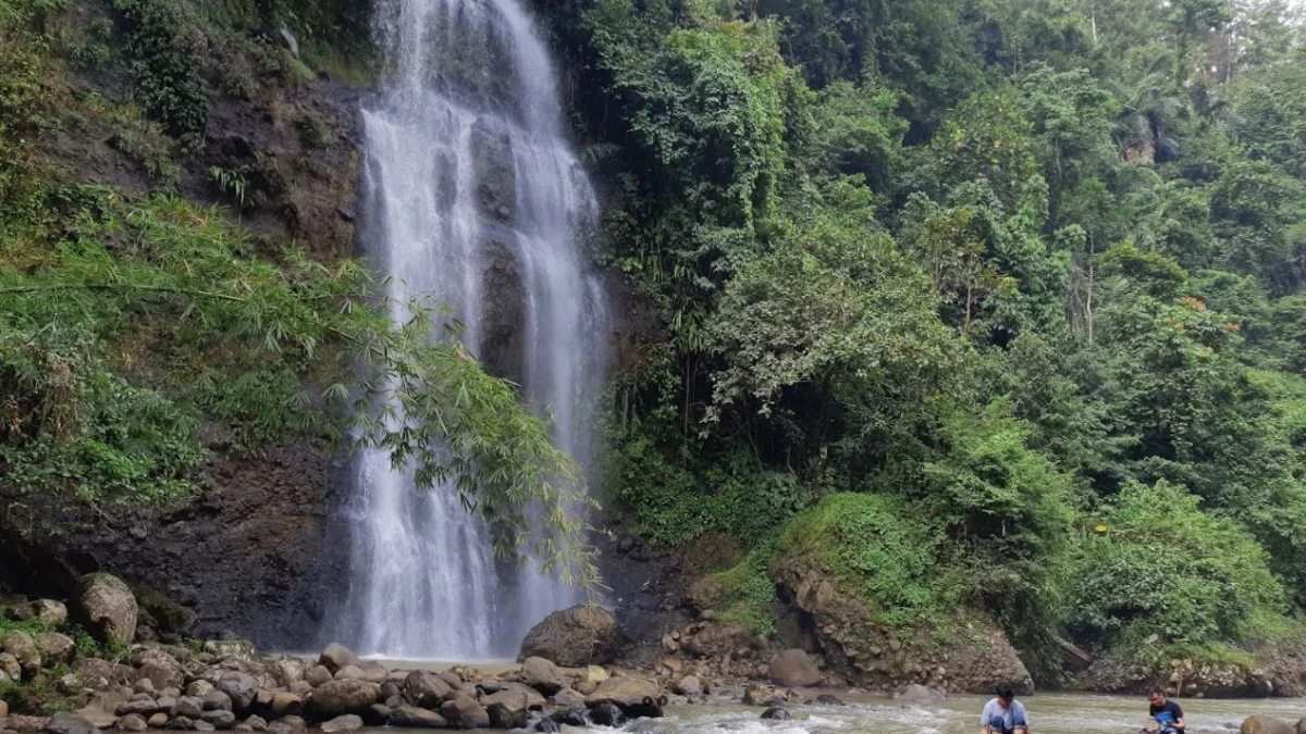 Wisata Curug Cimandaway Mitos Air Terjun Tertinggi di Cilacap
