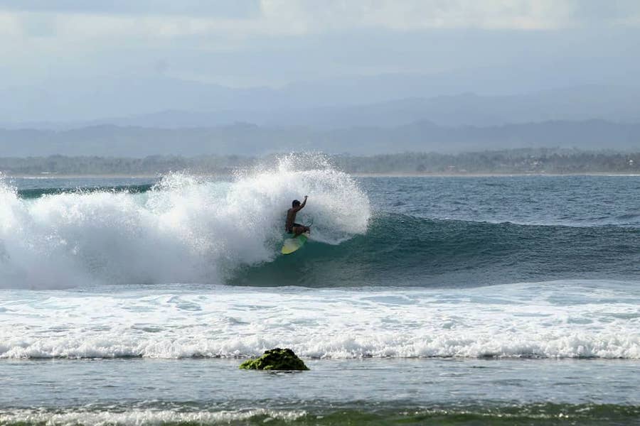 Gunakan Magic Seaweed Untuk Ramalan Ombak Sebelum Surfing di Pangandaran, Temukan Ombak yang Pas Dengan Kemampuanmu