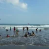 Kepoin Lokasi & Harga Tiket Masuk Untuk Menikmati Pesona Pantai Sumedang Yang Mirip Wisata Pantai Pangandaran