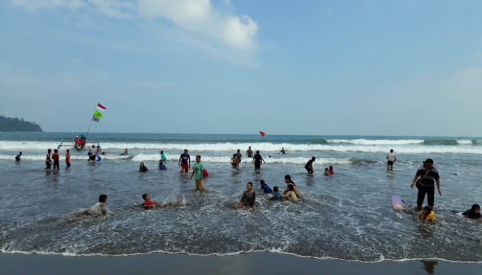 Kepoin Lokasi & Harga Tiket Masuk Untuk Menikmati Pesona Pantai Sumedang Yang Mirip Wisata Pantai Pangandaran