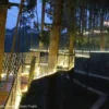 Pesona Taman Puspa, Wisata Sumedang yang Bisa Nikmatin Alam Bareng Ayang di Jembatan Cantik Ini