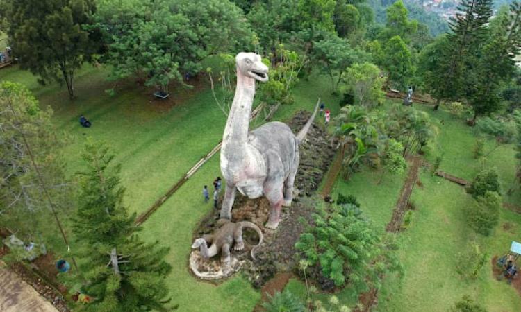 Petualangan Wisata Edukasi di Taman Dino Cakrabuana Sumedang, Menjelajahi Dunia Purba yang Menyenangkan