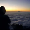 Melangkah di Atas Awan: Eksplorasi Mendalam Gunung-Gunung Terindah Jawa Barat