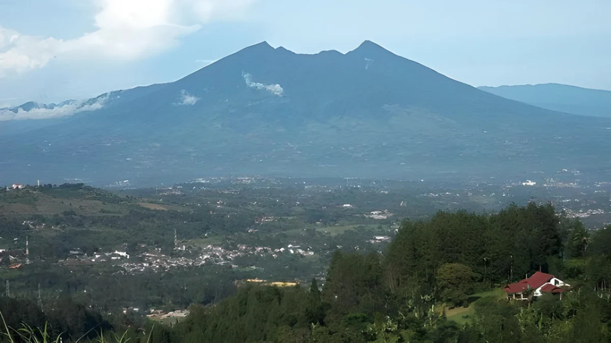 Gunung Salak Disebut Gunung Paling Angker di Jabar, Ini 7 Fakta Menarik Gunung Tempat Kecelakaan Pesawat Sukhoi