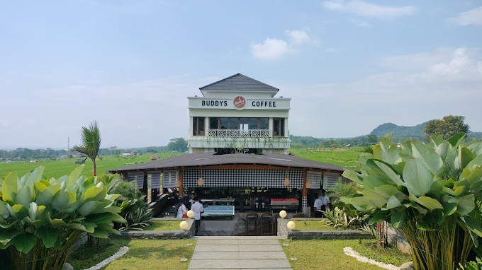 WAW Ternyata di Majalengka Ada Tempat Ngegrill yang Mirip di Bali! Berikut Informasi Harga dan Menu Buddy's Coffee & Grill