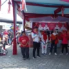 Kader PPP Sumedang, Ekky Ahmad Muzaki Ramdhani SH., bersama warga saat menghadiri undangan HUT RI Ke 78 di Kelurahan Regolwetan.