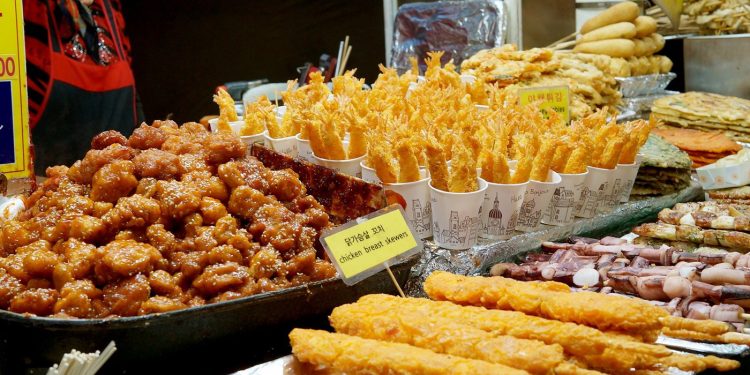 Kuliner dan Makanan Jalanan Bandung yang Bikin Kamu Bekah di Kota Kembang Ini
