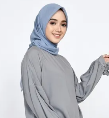 Kepoin Yuk Baju Abu Abu Cocok dengan Celana dan Jilbab Warna Apa?