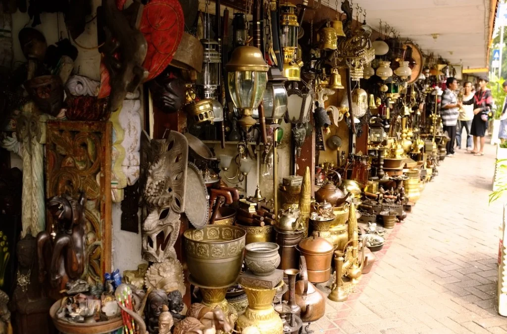 Berburu Kekayaan Sejarah: Tempat Belanja Antik dan Vintage di Bandung Utara
