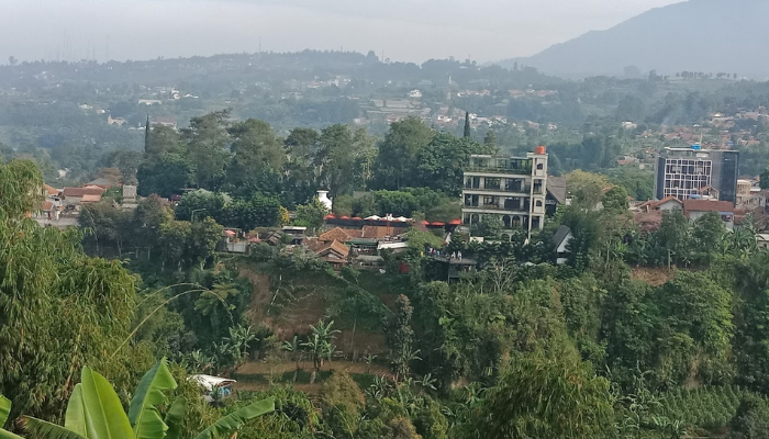 Bukit Pangjebolan Bandung: Punya Spot Untuk Melihat Kota Bandung, Sumedang Sampai Cimahi