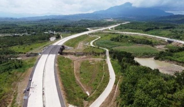 NET ILLUSTRASI SARANA PENDUKUNG: Jalan Tol Cisumdawu yang melintas di kawasan Ujungjaya akan menjadi sara pendukung terbentuknya kawasan Industri Butom.