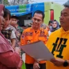 BERBAUR: Pj Bupati Sumedang Herman Suryatman meninjau  layanan publik jemput bola di kantor Desa Citengah, Kecamatan Sumedang Selatan, baru-baru ini.