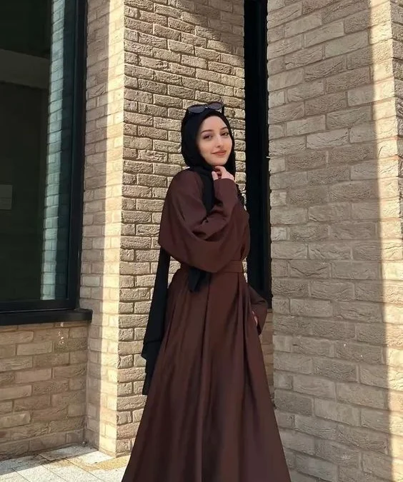 Jangan Nanya Baju Coklat Tua Cocok Dengan Jilbab Warna Apa? Cocok Dengan Warna Ini Kecemerlangan dalam Pilihan Warna