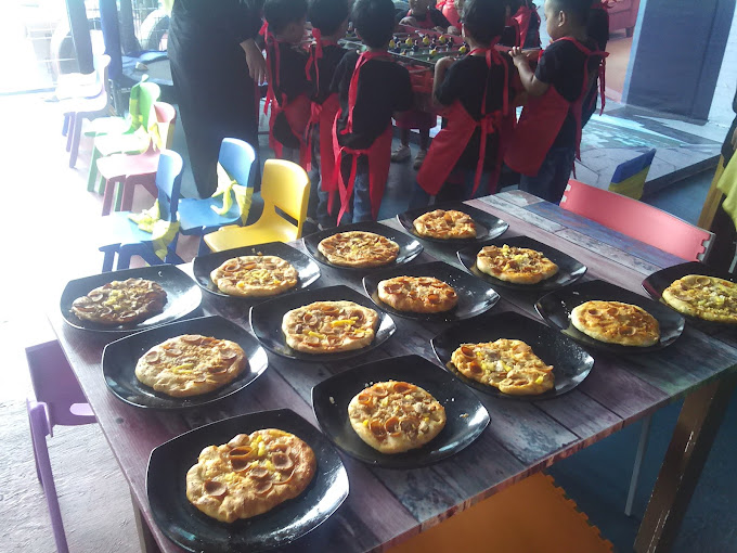 Yuk Wisata Kuliner di Sumedang, Banyak Kedai Makanan Pinggir Jalan yang Menawarkan Jajanan Enak