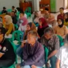 FOKUS: Para peserta mengikuti sosialisasi pengawasan partisipatif, dalam pengawasan terkait potensi pelanggaran dalam Pemilu 2024 di Panwaslu Kecamatan Situraja, baru-baru ini.