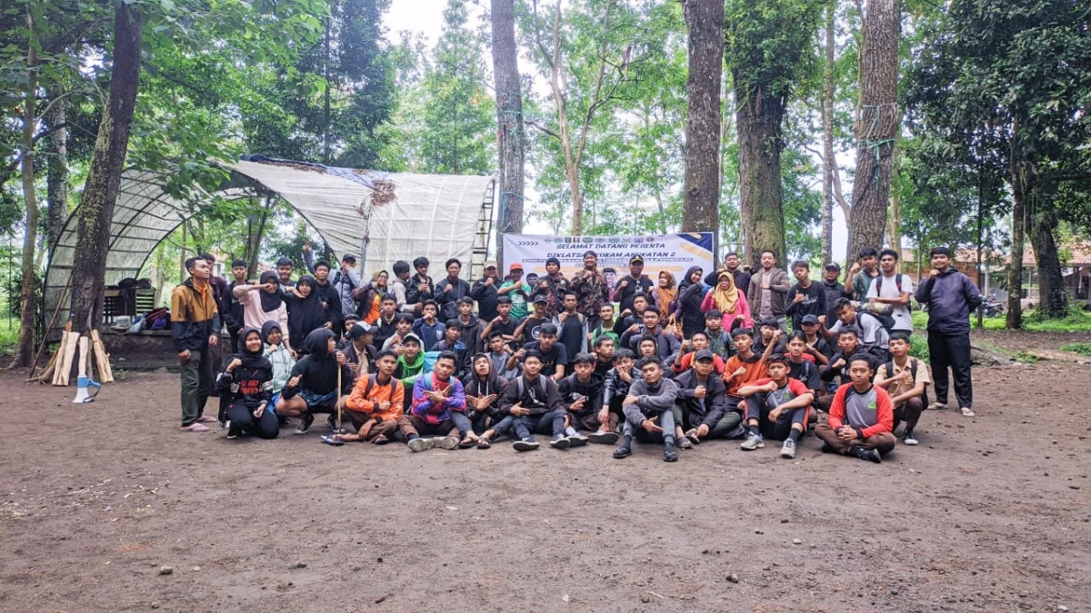 ANTUSIAS: Para peserta Pra Diklatsar BPO Kokam Sumedang berfoto bersama di Bumi Perkemahan Cipadayungan Kecamatan Cimalaka, baru-baru ini.