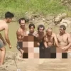 Sejumlah Warga Ujungjaya saat menyelamatkan korban tenggelam dibendung Cariang