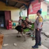 Anggota Polsek Tanjungmedar Patroli Jalan Kaki Guna Tingkatkan Keamanan