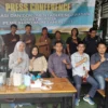 IMBAU: Pada hari pertama kampanye terbuka Pemilu 2024, sekretariat Panwaslu Kecamatan Rancaekek menggelar Press Conference di Caffe Rial Superceoss, baru-baru ini.