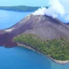 Anak gunung krakatau kembali erupsi