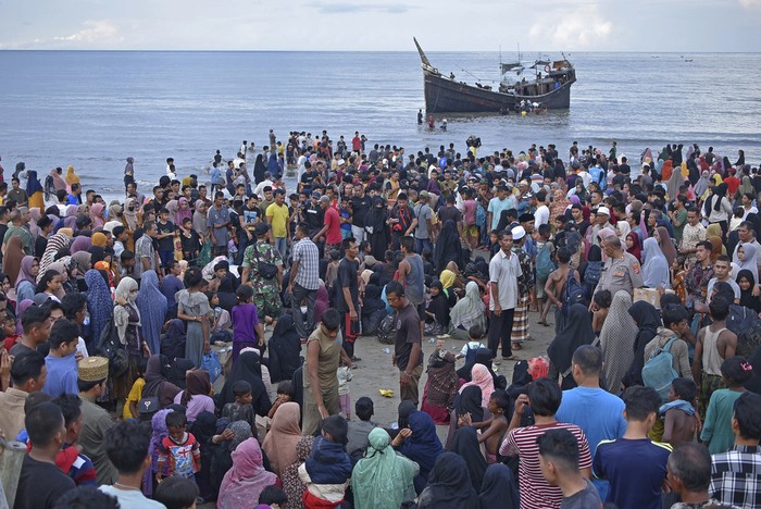 Dugaan Perdagangan Orang Pada Pengungsi Rohingya : Jokowi Akan Tindak Tegas