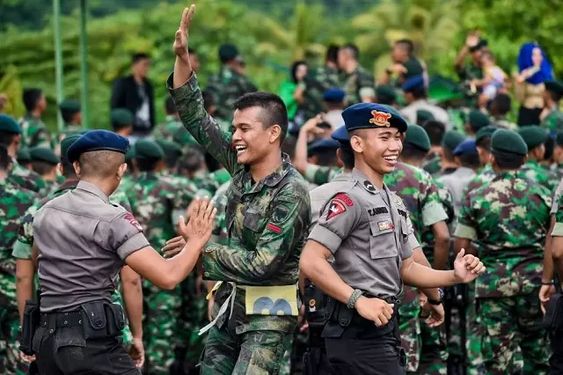 Berita Gembira! Gaji Prajurit TNI-Polri Naik Tahun Ini, Presiden Teken SK