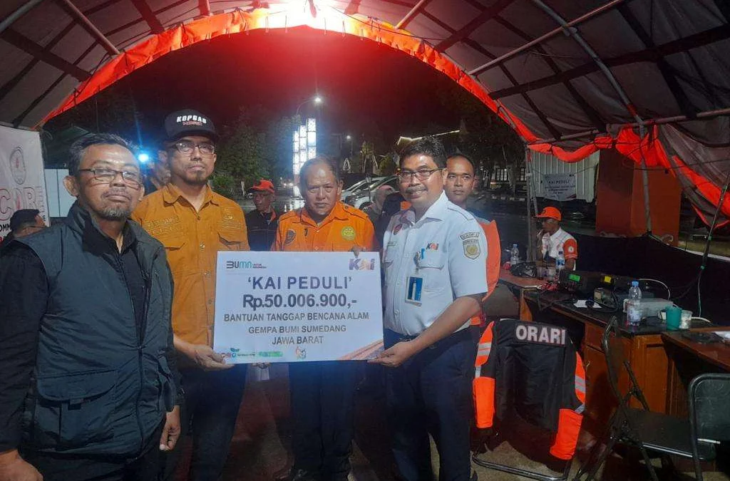 PT KAI Daop 2 Bandung Membantu Korban Bencana Gempa Sumedang