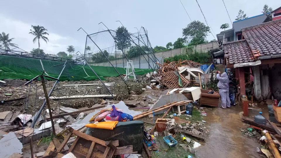 Banjir Bandang Melanda Cimahi, Dinsos Jabar-Kemensos Bergerak Cepat Salurkan Bantuan