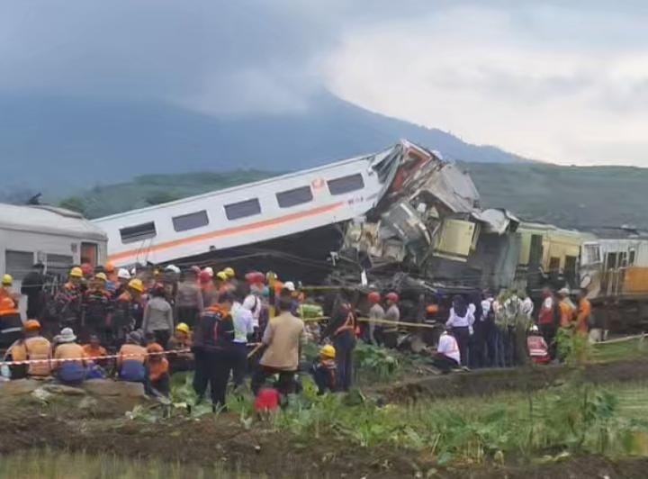 Kehilangan Barang Berharga Pramugara Kereta Api Turangga, Keluarga Duga Hilang saat Evakuasi