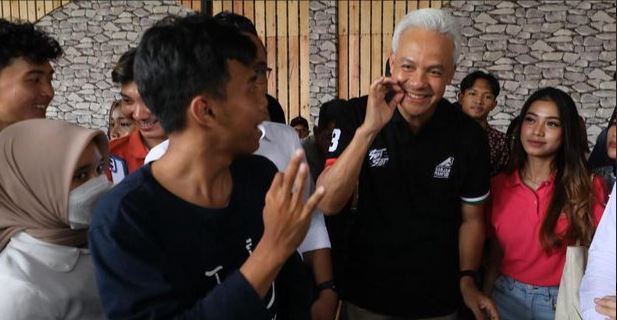 Capres Ganjar Minta Maaf Kepada Penyandang Tunarungu Pada saat Kampanye di Purbalingga