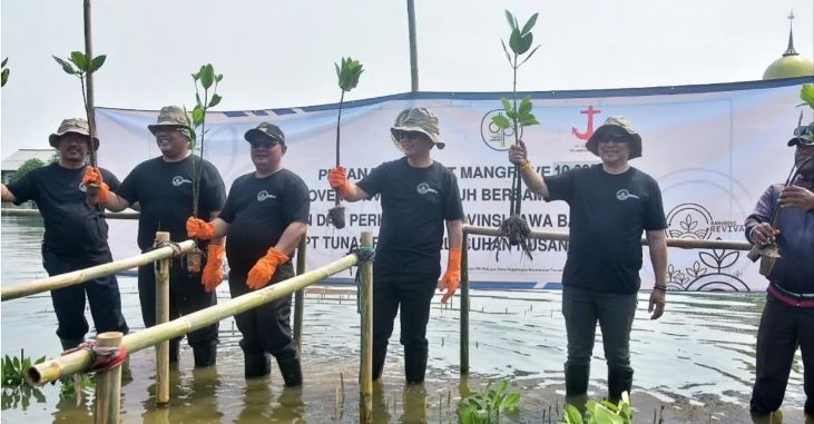 Aksi Tanam Bakau Pemprov Jabar di Pelabuhan Kabupaten Bekasi